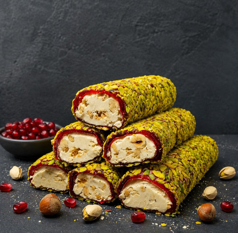 Lokum de granada con avellana entera, crema de avellanas y cobertura de pistachos